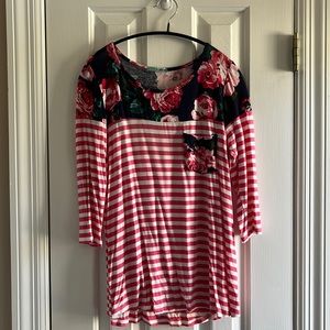 Women’s Boutique Top- Size Medium
